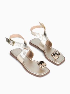 Women's Metallic Gold Crisscross Toe-Loop Sandals
